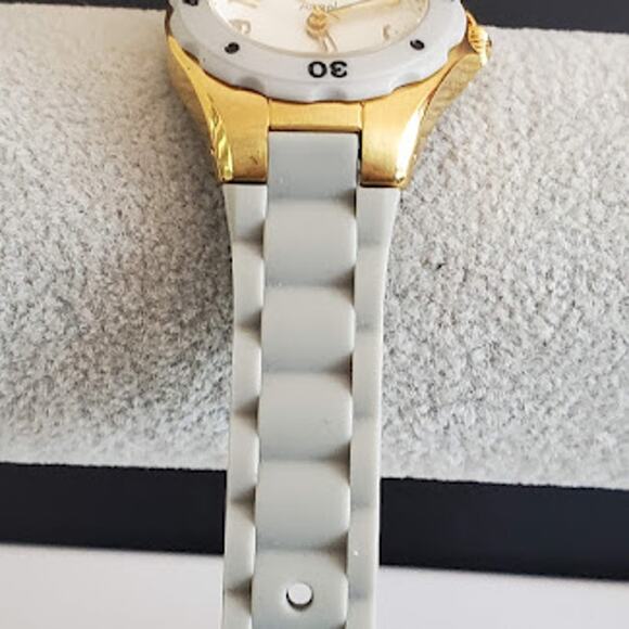 Invicta Women's Angel Watch Model 1616 Gold Tone 30mm Gray Strap Fresh Battery - Picture 2 of 7